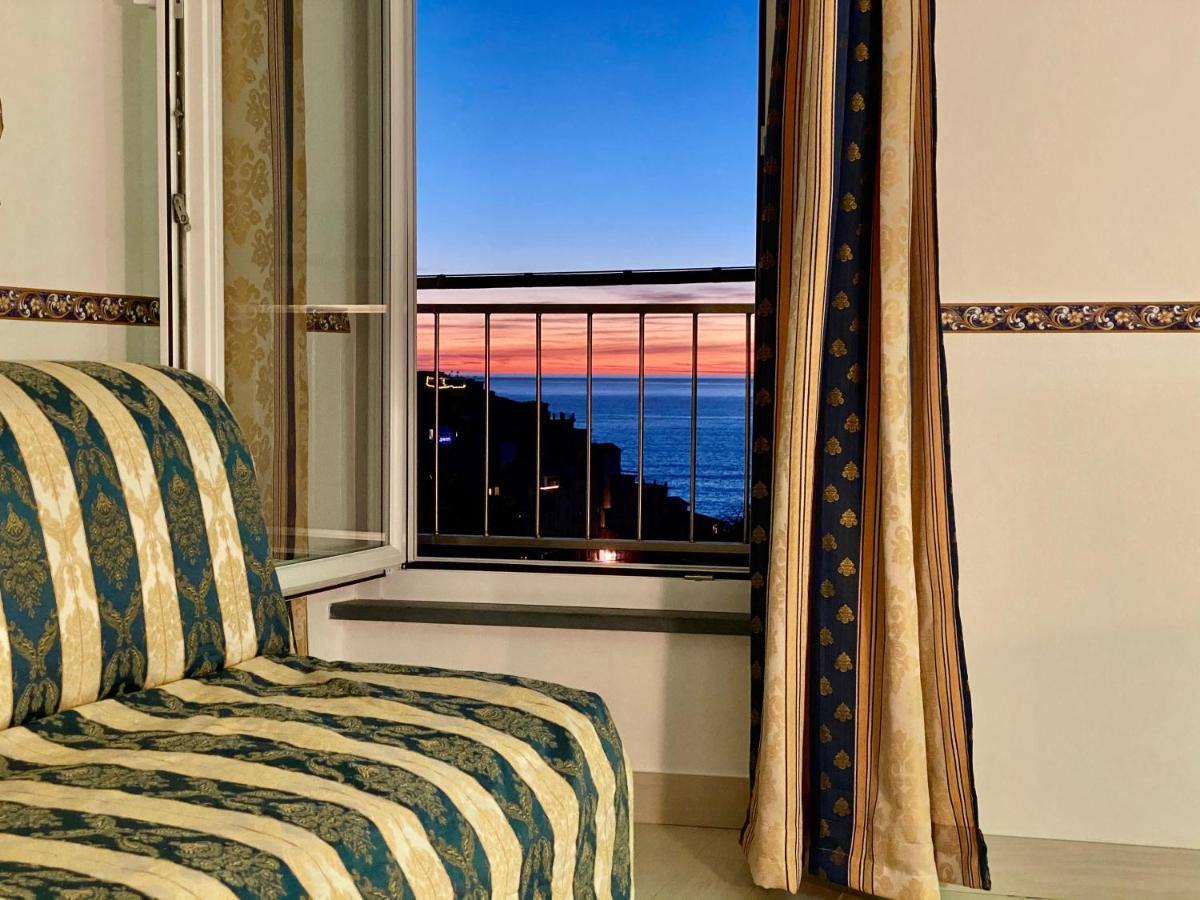 The Manarola Main Plaza Hotell Eksteriør bilde