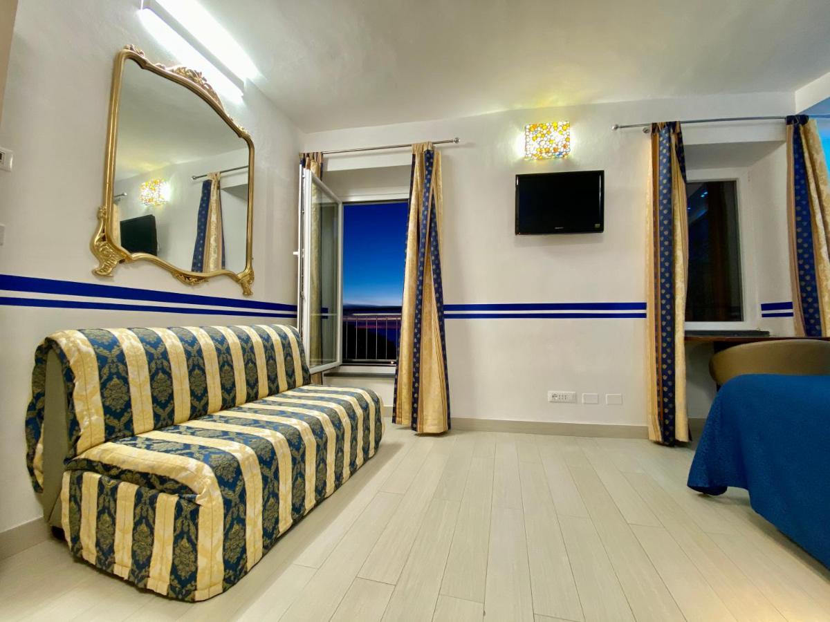 The Manarola Main Plaza Hotell Eksteriør bilde