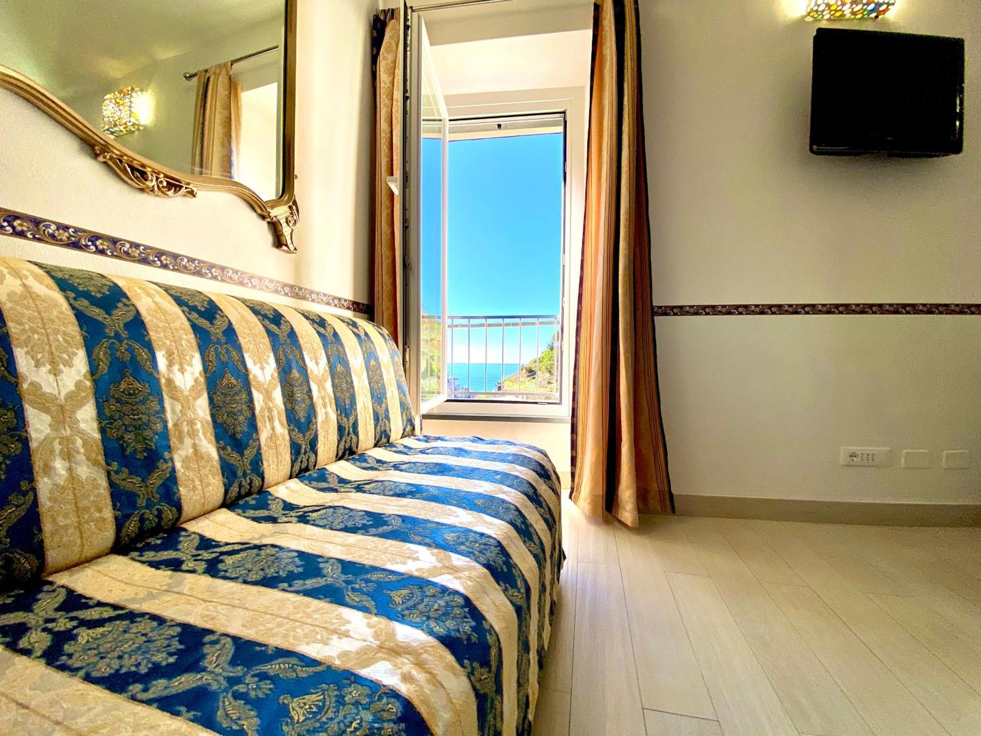The Manarola Main Plaza Hotell Eksteriør bilde